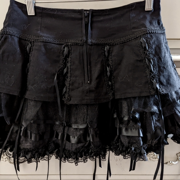 Goth style mini skirt. - Picture 4 of 6